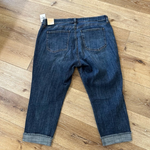 Kut From the Kloth Women’s Amy Crop Straight Leg Medium Wash Denim Sz 18W NWT - Picture 10 of 10